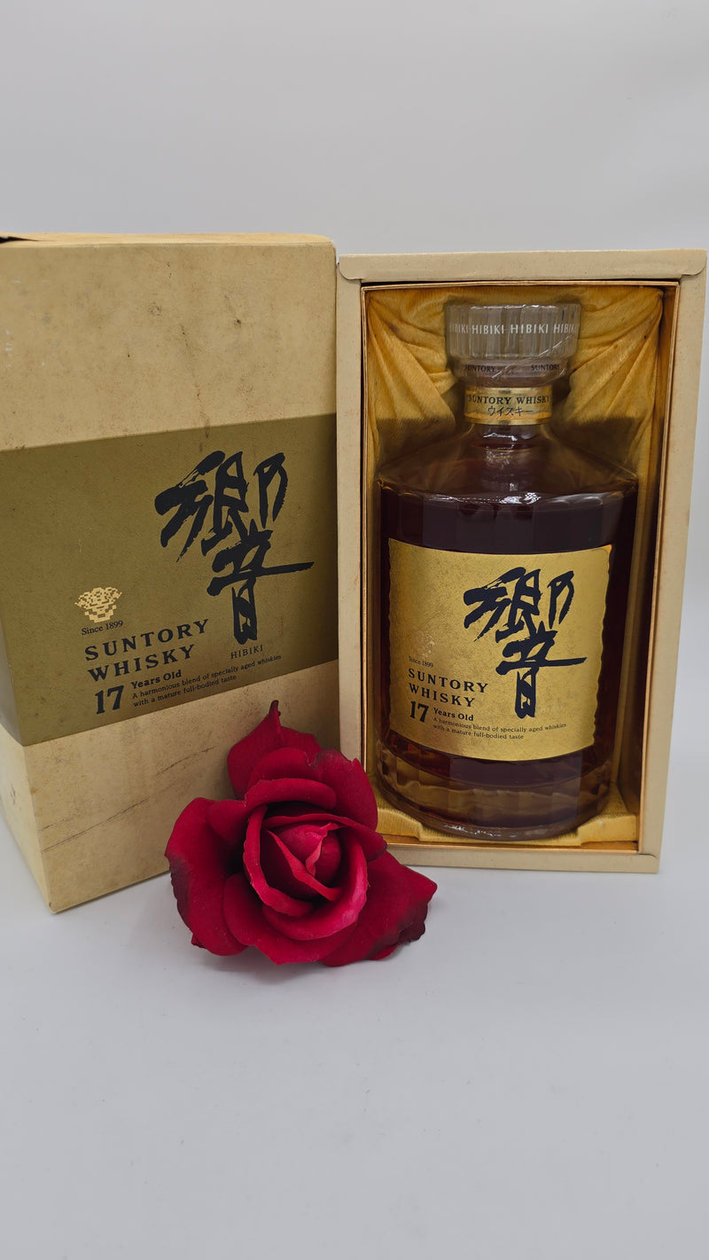 Hibiki 17 Years Old Gold Label (1990's) with box