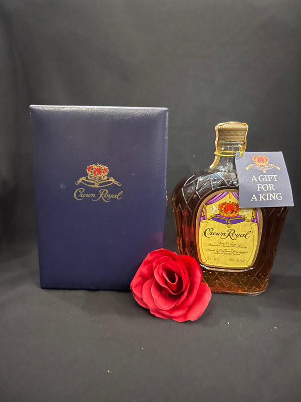 Crown Royal Fit for a King 1981 w/box 750ml