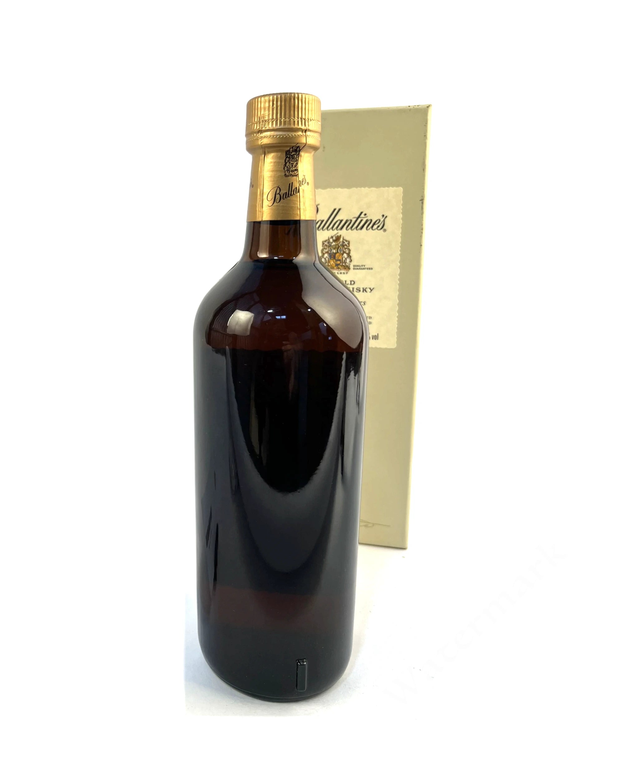 Ballantine's 30 Year Old Scotch Whisky: Elegant & Aged Perfection