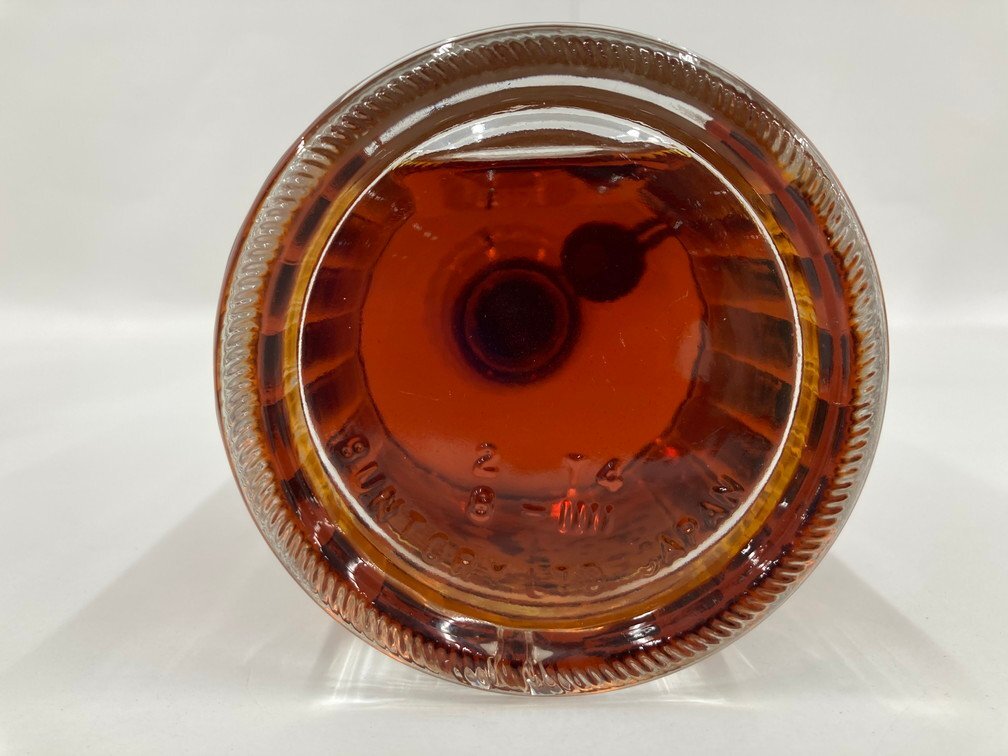 Hibiki Flower Crest Gold Label (1990's predecessor to 17-year)