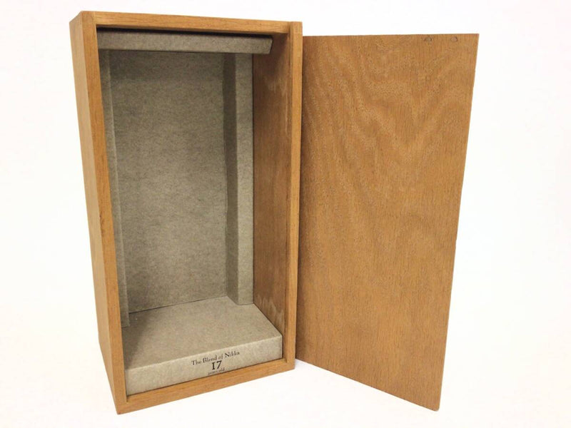 The Blend of Nikka 17-year with wooden box